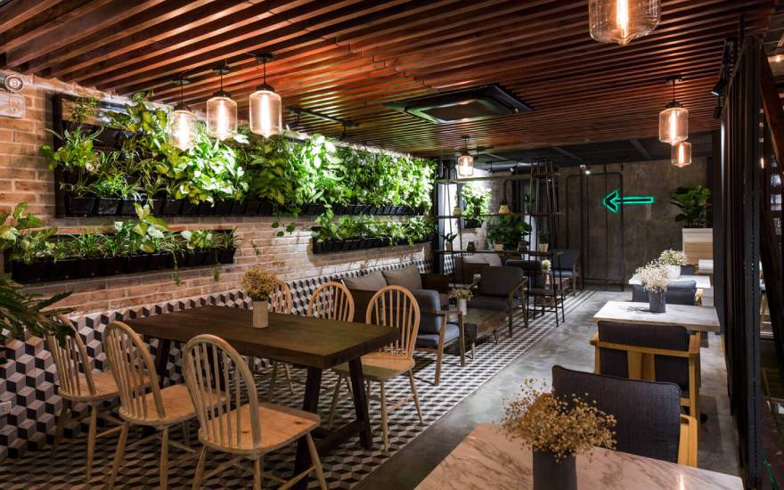 Ogród wertykalny w restauracji